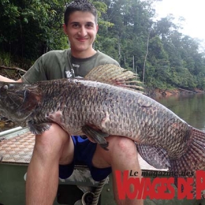n exceptionnel aïmara capturé avec un ensemble casting sur la rivière Sinnamary par Brieuc Aldighieri en janvier 2015. Un poisson qui avant d’être relâché a été pesé à… 18,210 kilos !